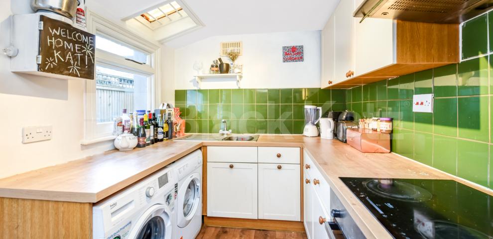 			LET , 3 Bedroom, 1 bath, 1 reception Terraced House			 Henshaw Street, Elephant and Castle